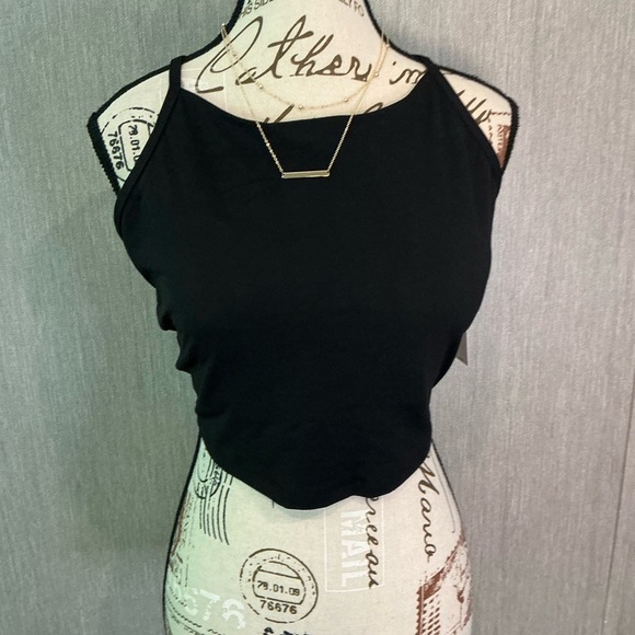 Old Navy Active Black Crop Top Size Large - Picture 8 of 8